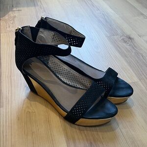 Matt Bernson Black and Gold Wedges